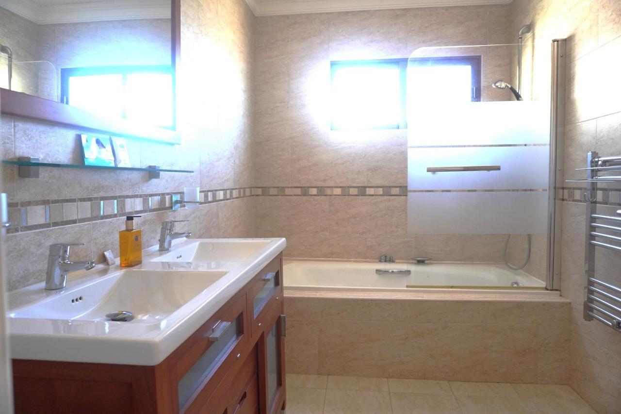 Villa Seaview Suncoast Luxury มาลากา ภายนอก รูปภาพ